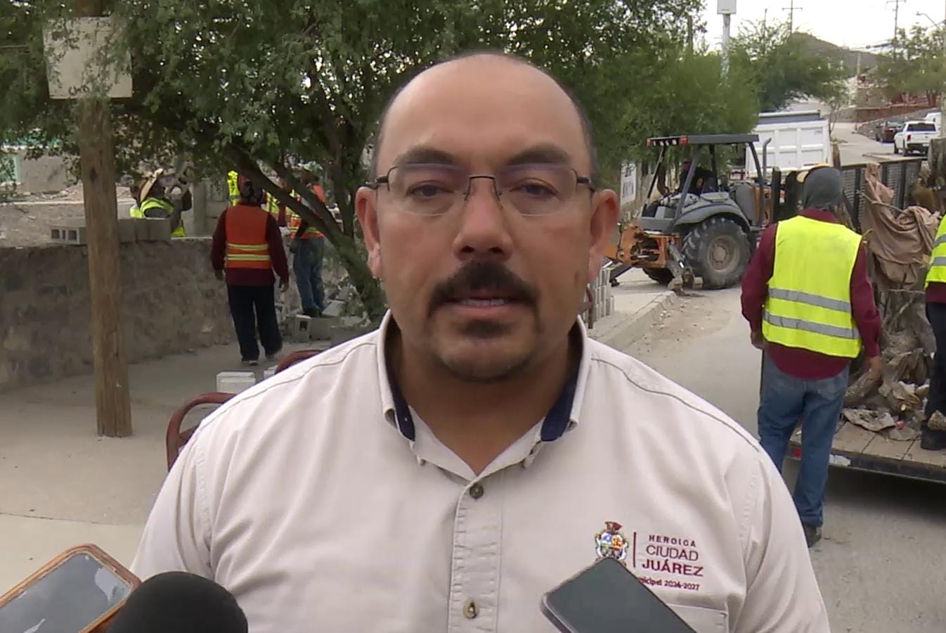 Detectan asentamientos sobre muros de contención de arroyos.
