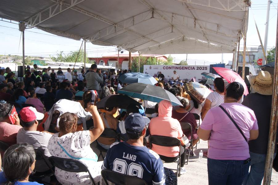 Presidente Municipal entrega apoyos a familias afectadas por lluvias