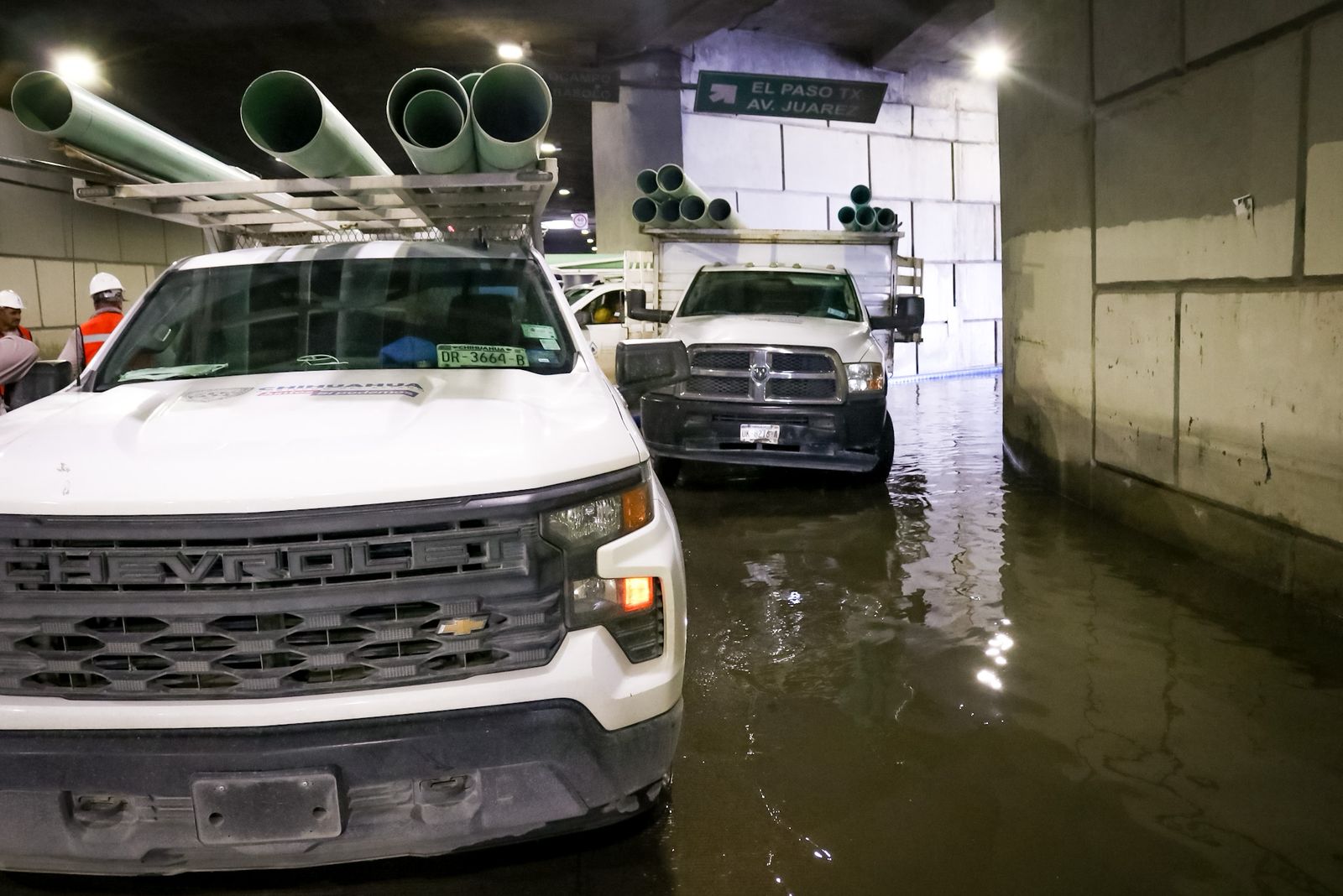 Regresan cuadrillas de la JMAS para desazolvar el túnel de la Avenida 16 de septiembre.