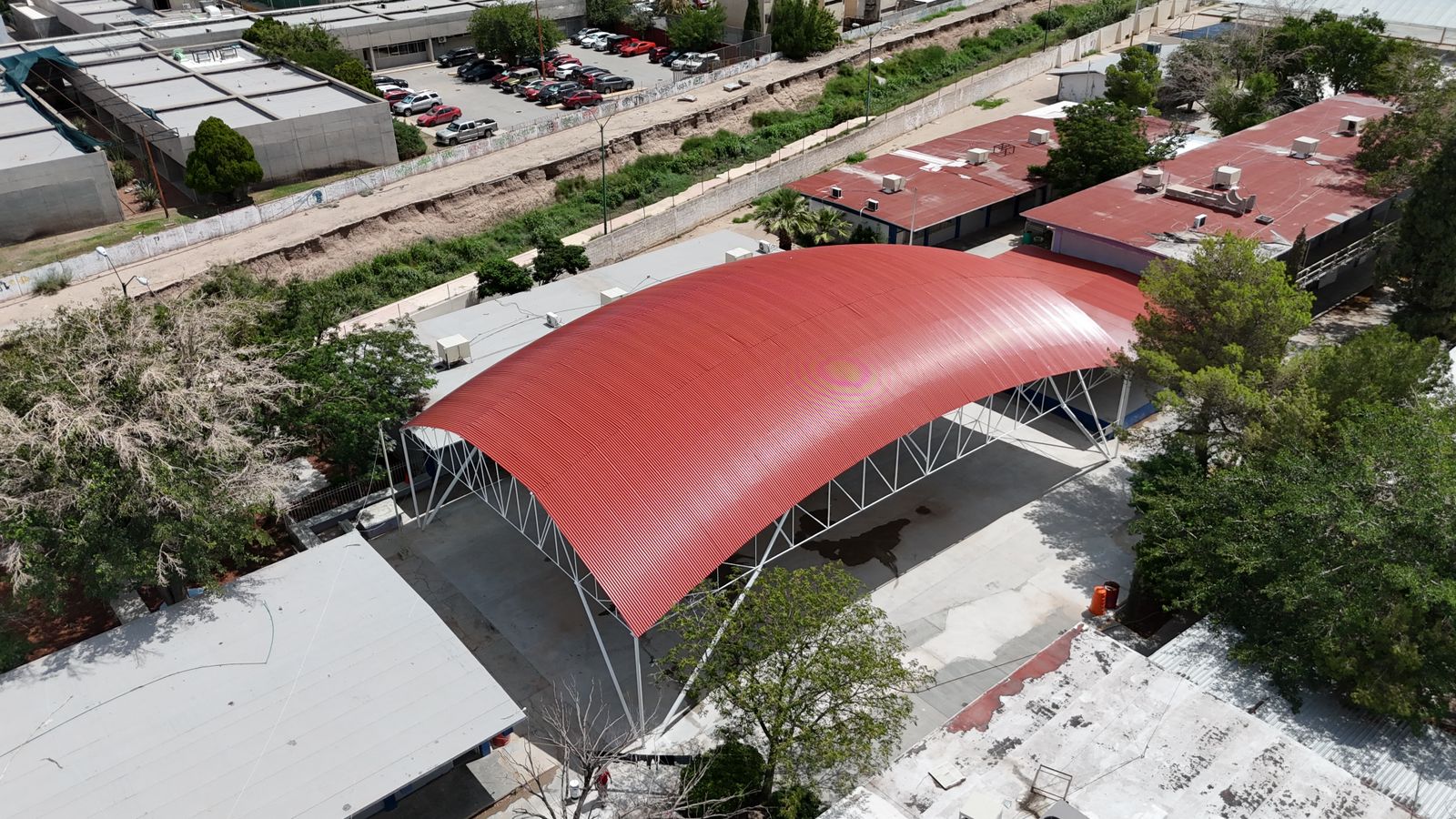 Anuncia municipio próxima entrega de 7 domos en escuelas.