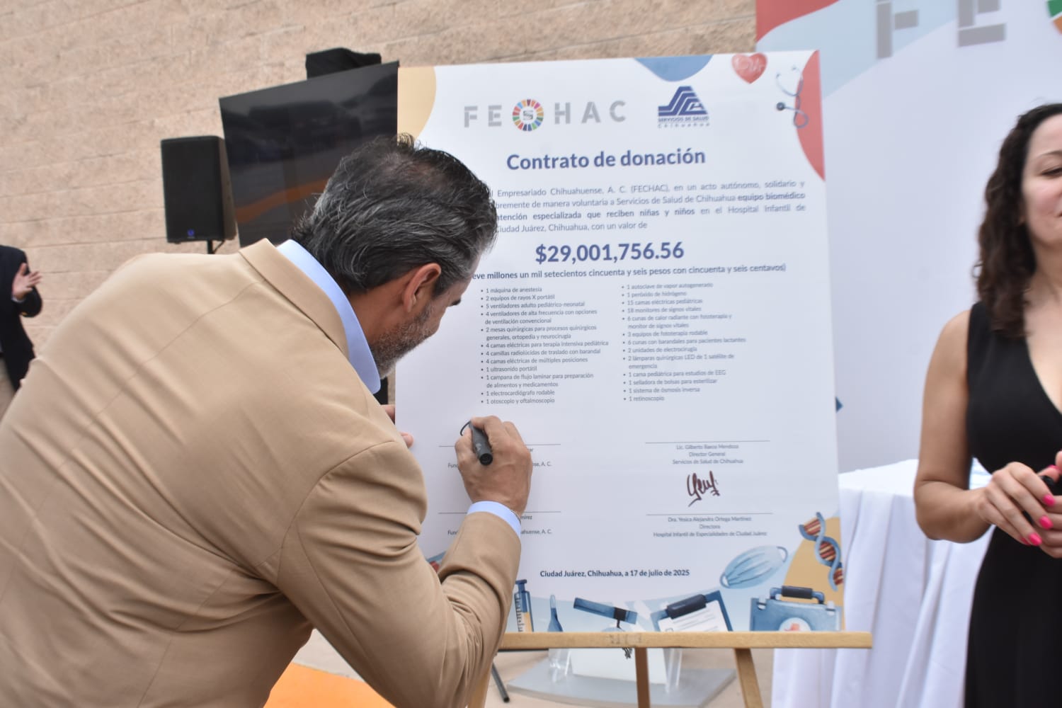 Dona FECHAC equipo moderno para el Hospital Infantil de Especialidades.