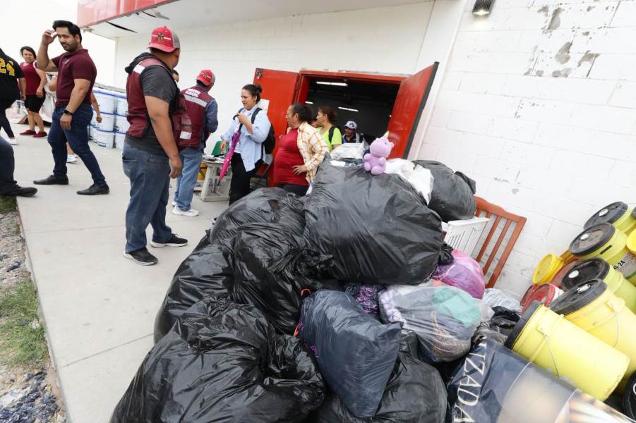 Reciben donativos de productos para damnificados por las lluvias