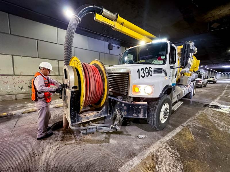 Junta de Agua realiza limpieza en túnel de la 16 de Septiembre tras lluvias