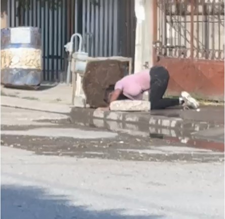 Multa JMAS a ciudadana por conectarse a la red de forma clandestina.