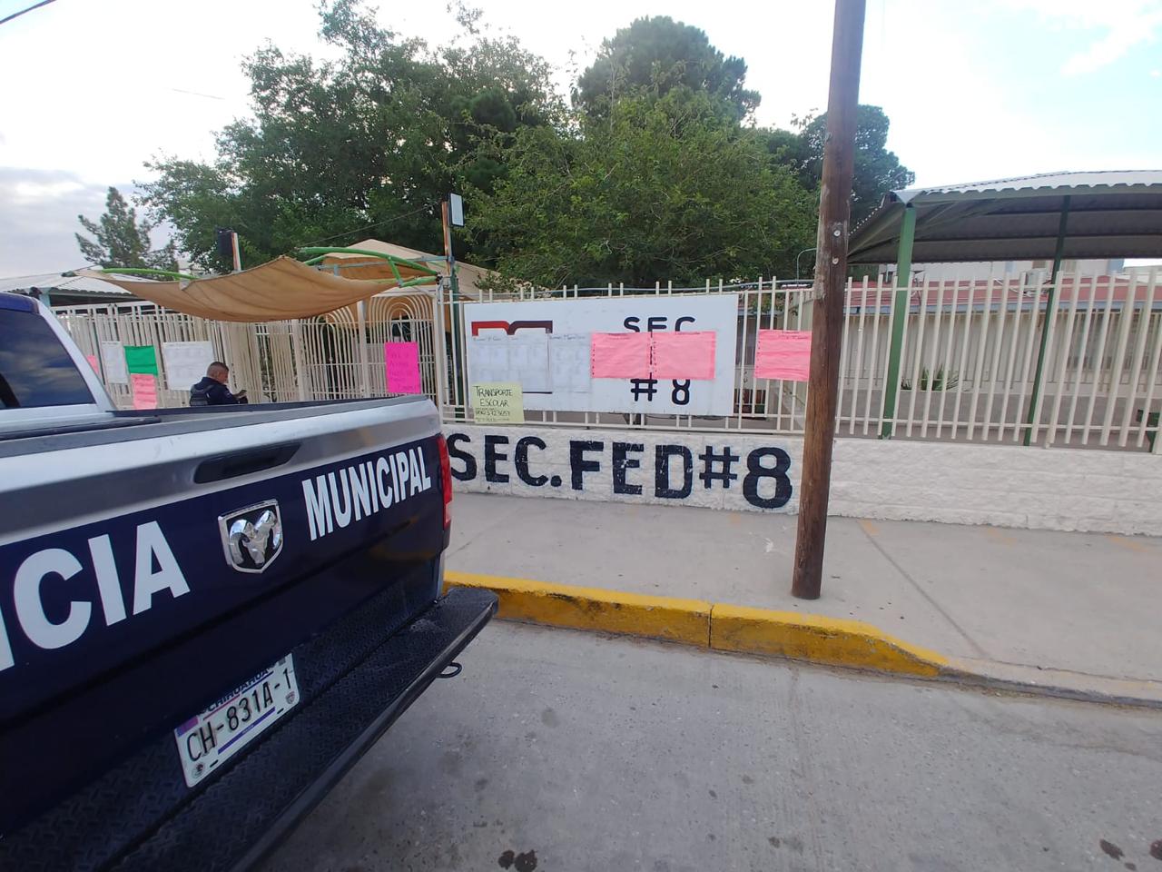 Policías mantienen recorridos para evitar robos en escuelas durante vacaciones.