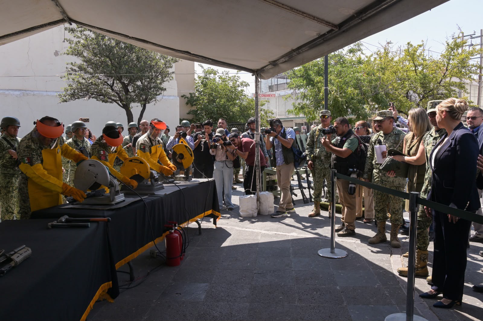 Destruye SEDENA más de mil 500 armas en acto protocolario.