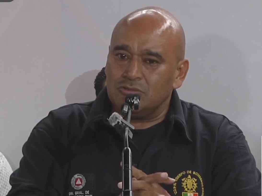 Avanza control de incendio en recicladora con 95%; Bomberos cuentan con equipo.
