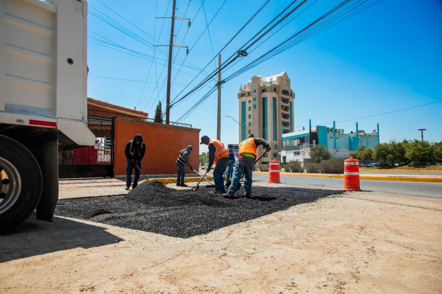 JMAS concluye bacheo tras reparar hundimiento en la colonia Los Parques