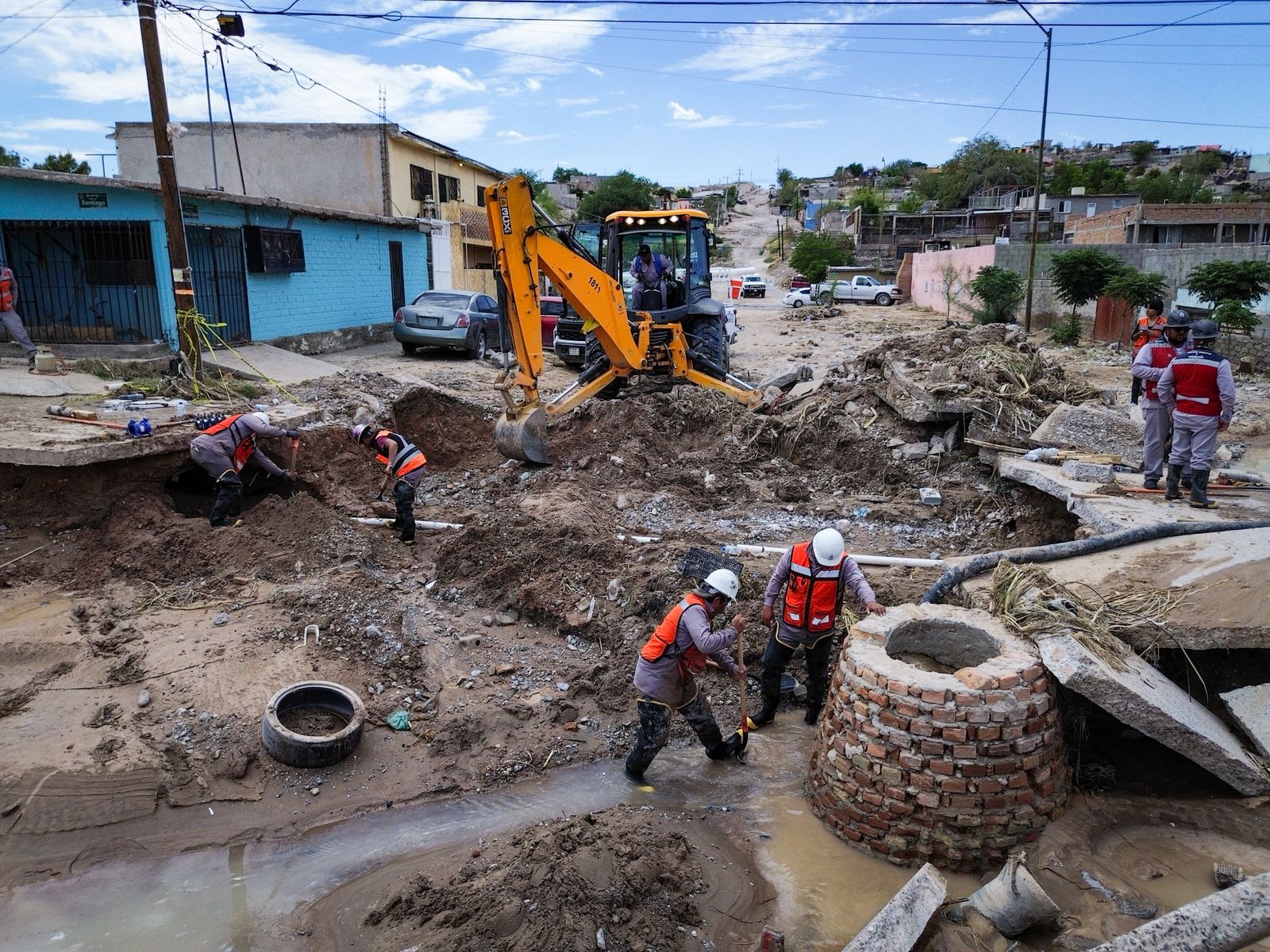 Restablece JMAS suministro de agua en colonia Francisco Sarabia.