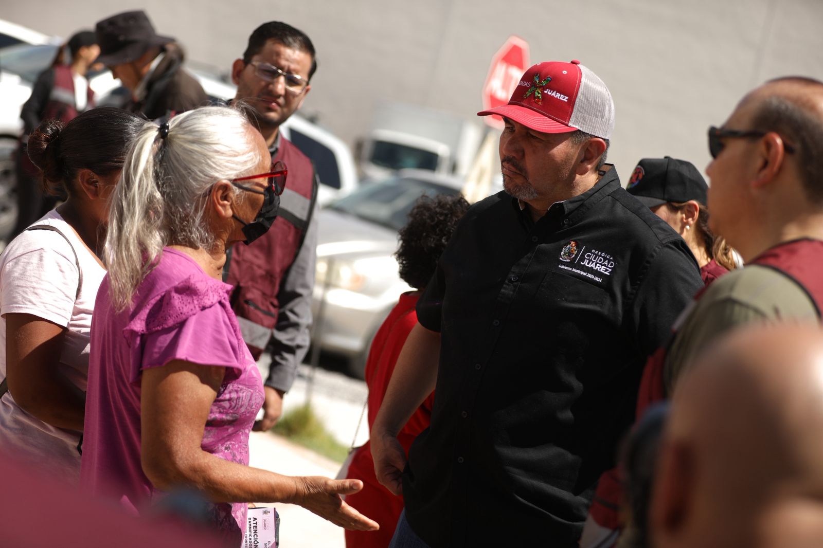 Encabeza alcalde entrega de apoyos a familias afectadas por lluvias.