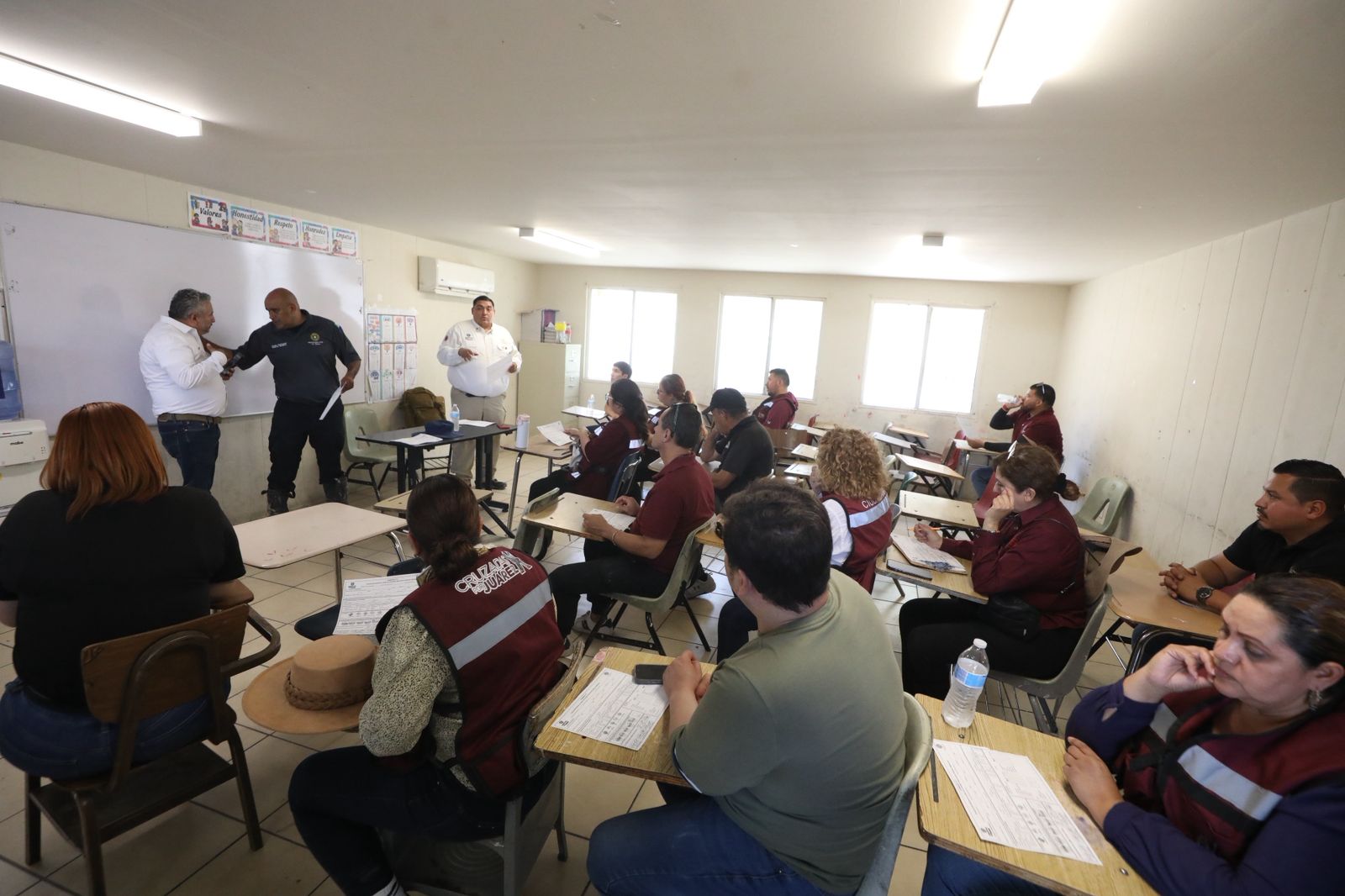 Capacitan a empleados municipales en levantamiento de censo.