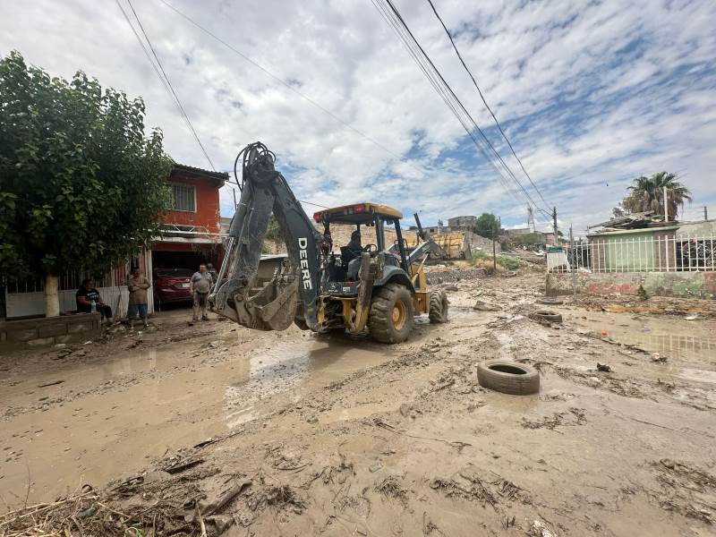Apoya Obras Públicas con limpieza en el norponiente de la ciudad