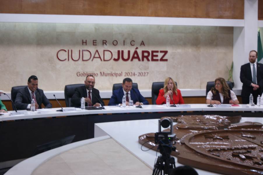 Reconocen regidores de oposición trabajo de Cruz Pérez Cuellar durante su gestión como alcalde.
