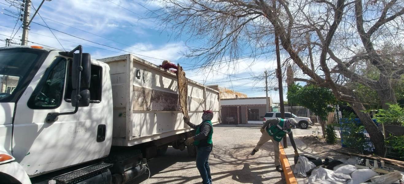 Realiza Limpia recorridos de destilichadero previo a jornada de Juárez Amanece Limpio