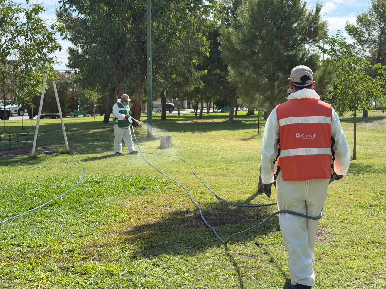 Refuerzan combate contra la garrapata con fumigación en parques y viviendas de Ciudad Juárez