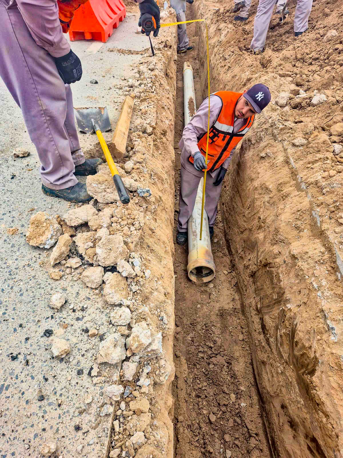 Instala JMAS 200 metros de nueva tubería en Riberas del Bravo.