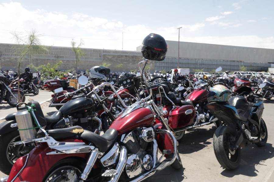Motoclubs donan casi 500 cascos a Seguridad Vial en Ciudad Juárez