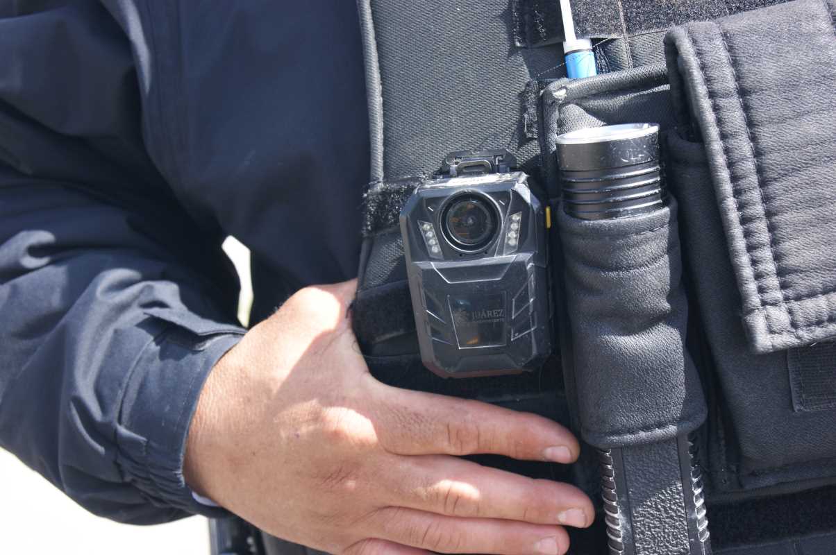 Exigen videocámaras de solapa a agentes de vialidad