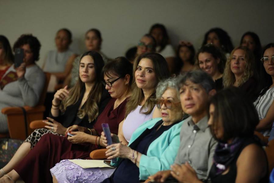 Reconocen trayectoria de Sin Violencia A.C. en su informe de actividades