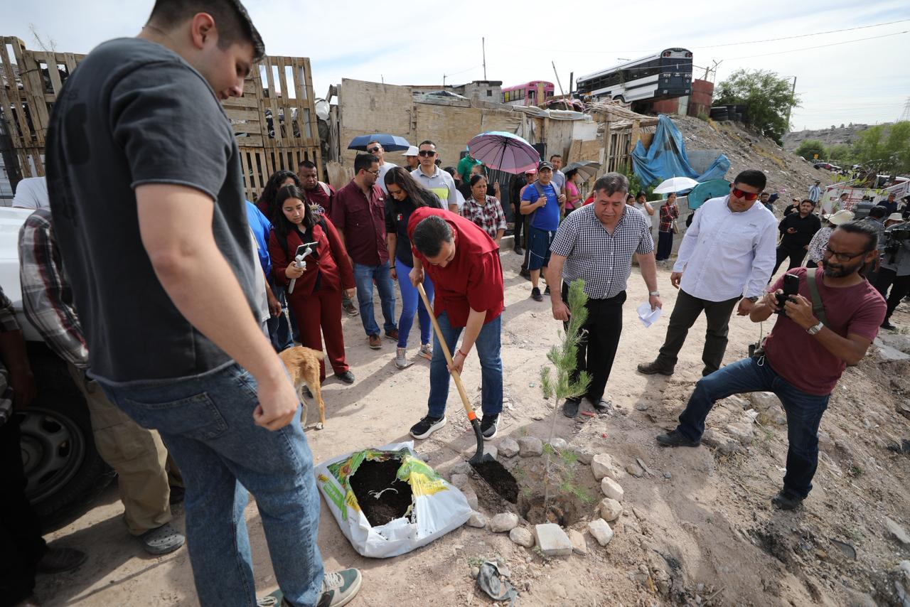 Retiran más de 600 llantas y toneladas de basura en la colonia Juanita Luna