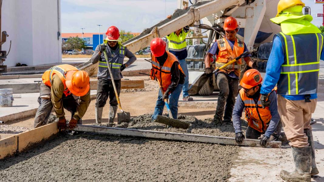 JMAS repone pavimento tras reparación de hundimiento en Ejército Nacional
