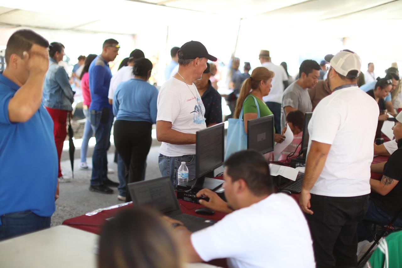 Municipio lleva servicios gratuitos a Urbivilla del Cedro previo a Cruzada por Juárez