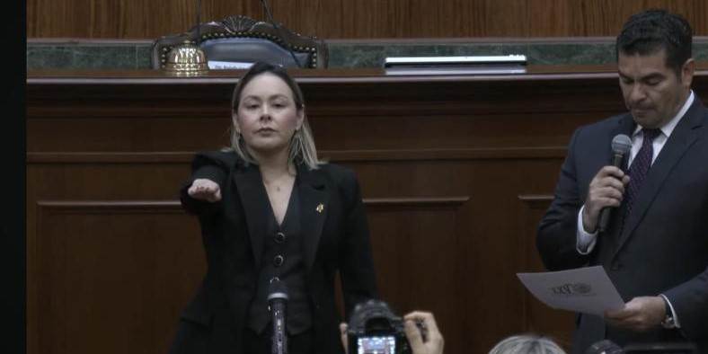 Congreso de Sinaloa aprueba licencia de Rocha Moya y nombra gobernadora interina