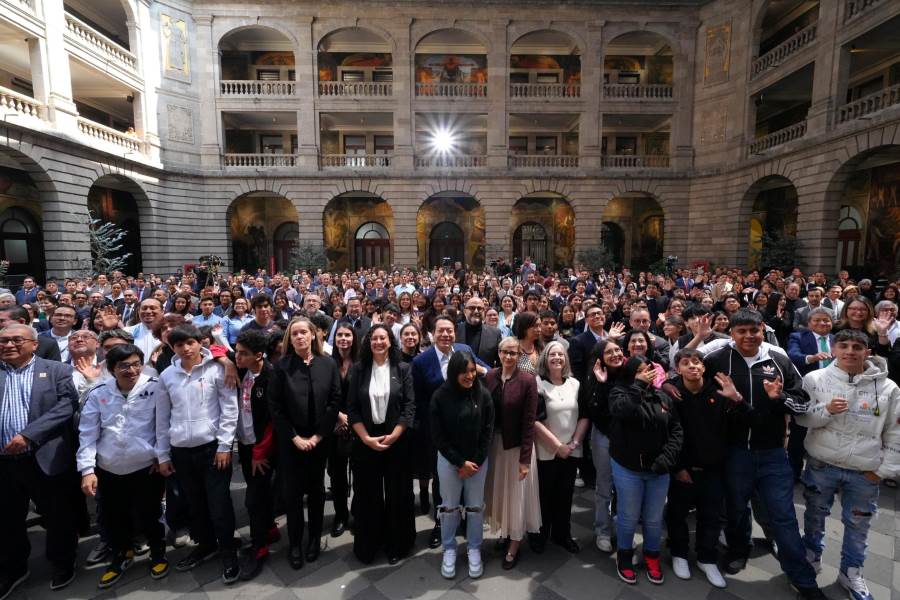 Participa UACJ en foro nacional sobre tecnología, educación y salud mental