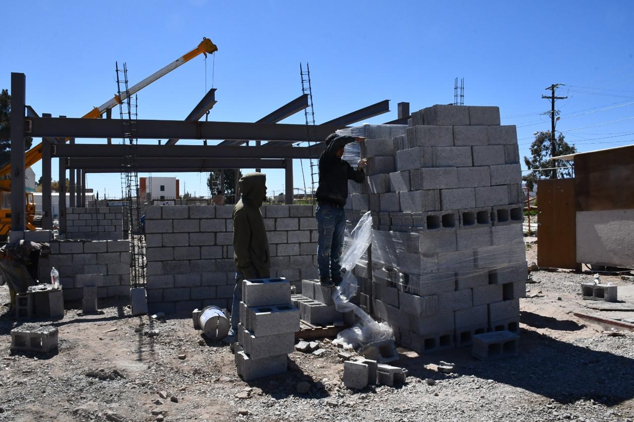 Avanza construcción de cafetería en el COBACH 19.