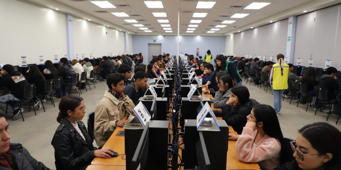 Expide UACJ 16 mil fichas para aspirantes a ingresar.