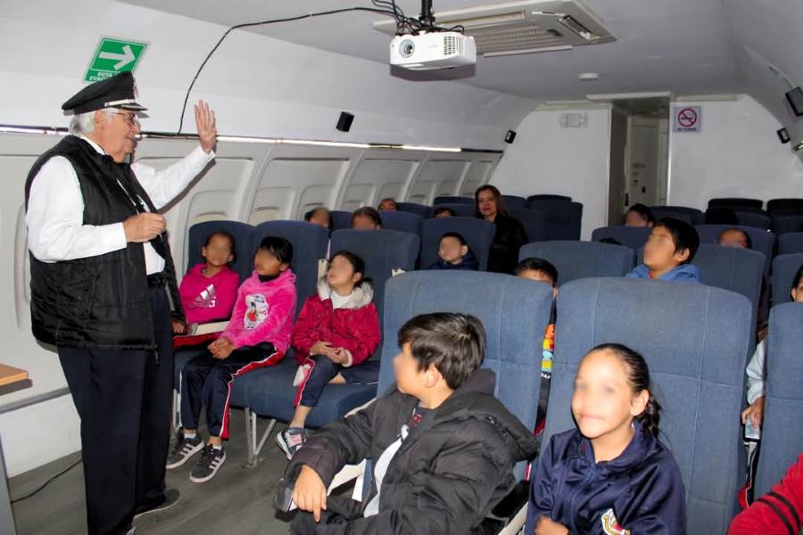 Invitan a visitar el Biblioavión en El Chamizal