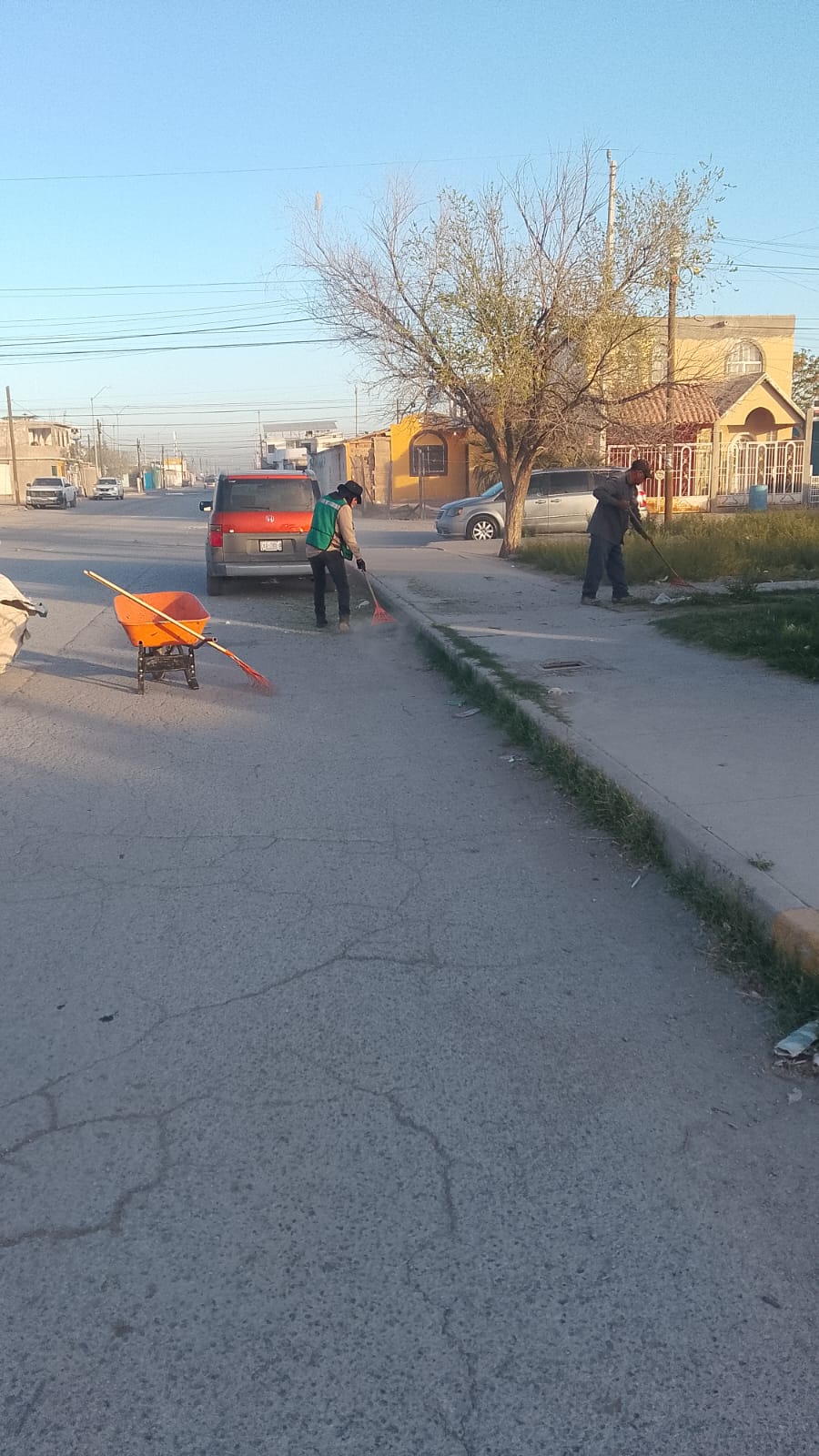 Llaman a la población a evitar tirar basura en las calles.