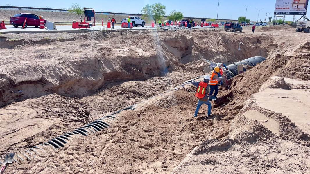 Avanza conexión de colector Cuatro Siglos; cierran carril de forma temporal