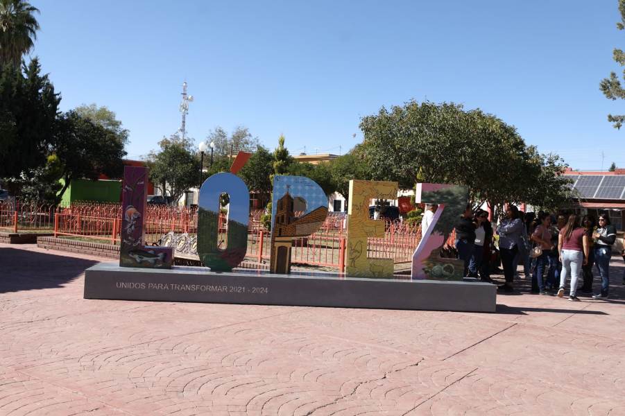 Municipio de Valle de Zaragoza y Villa López beneficiados con donación de camión recolector de basura