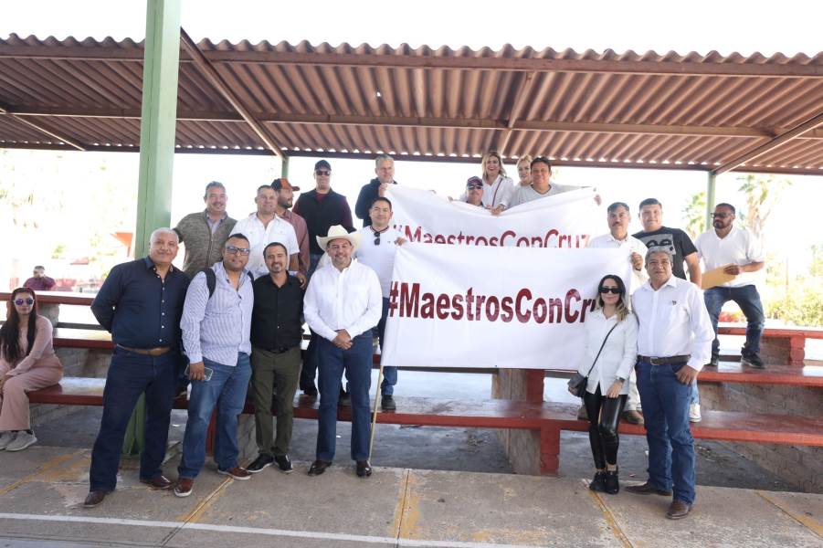 Entregó Presidente Pérez Cuéllar mobiliario en escuela de Villa Coronado