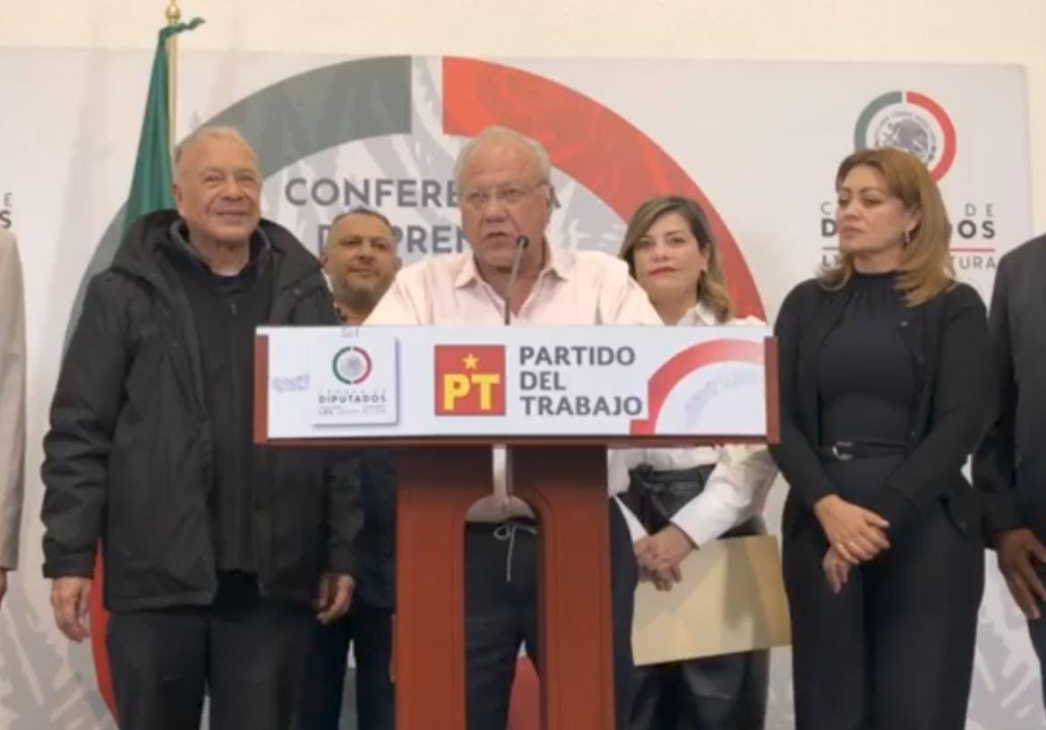 Se suma Héctor Murguía a las filas del Partido del Trabajo.