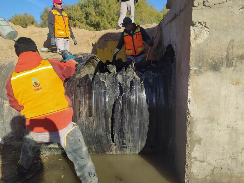 Vandalizan tubería de colector de la JMAS