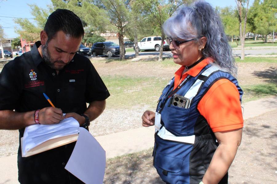 Funcionarios del Suroriente se reúnen con vecinos de Bosques de Waterfill