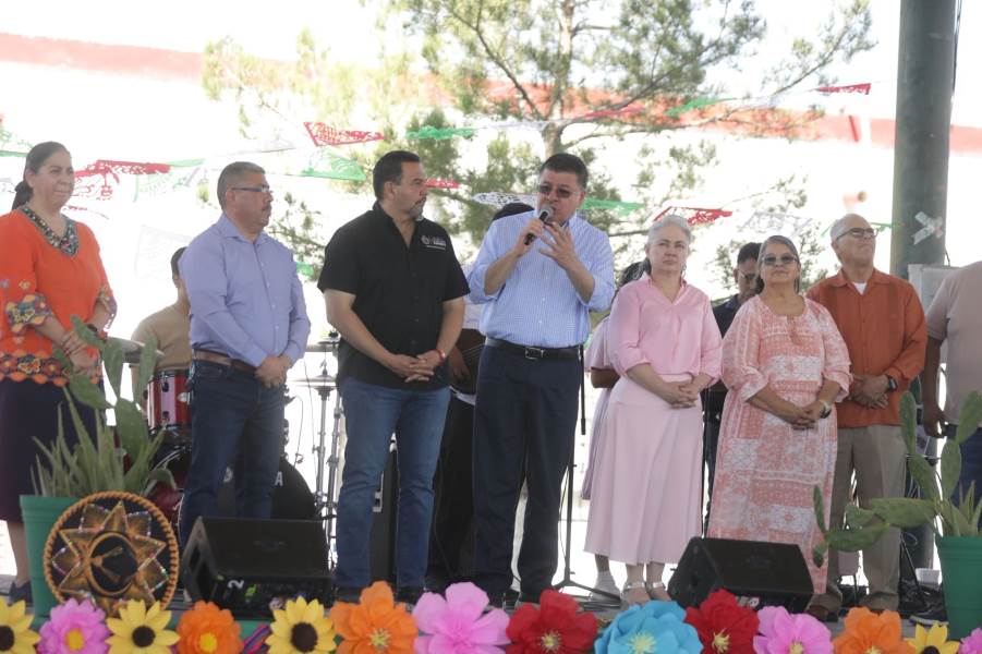 Alcalde asiste al aniversario de Casa del Niño y del Anciano México