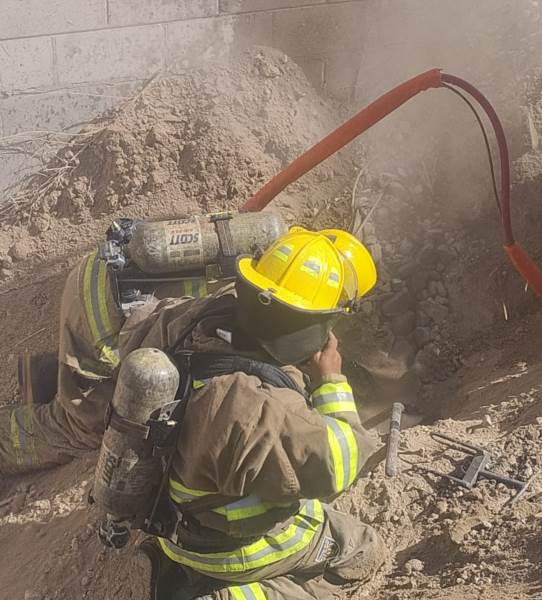 Atienden fuga de gas provocada por maquinaria en la colonia Gardeno Residencial