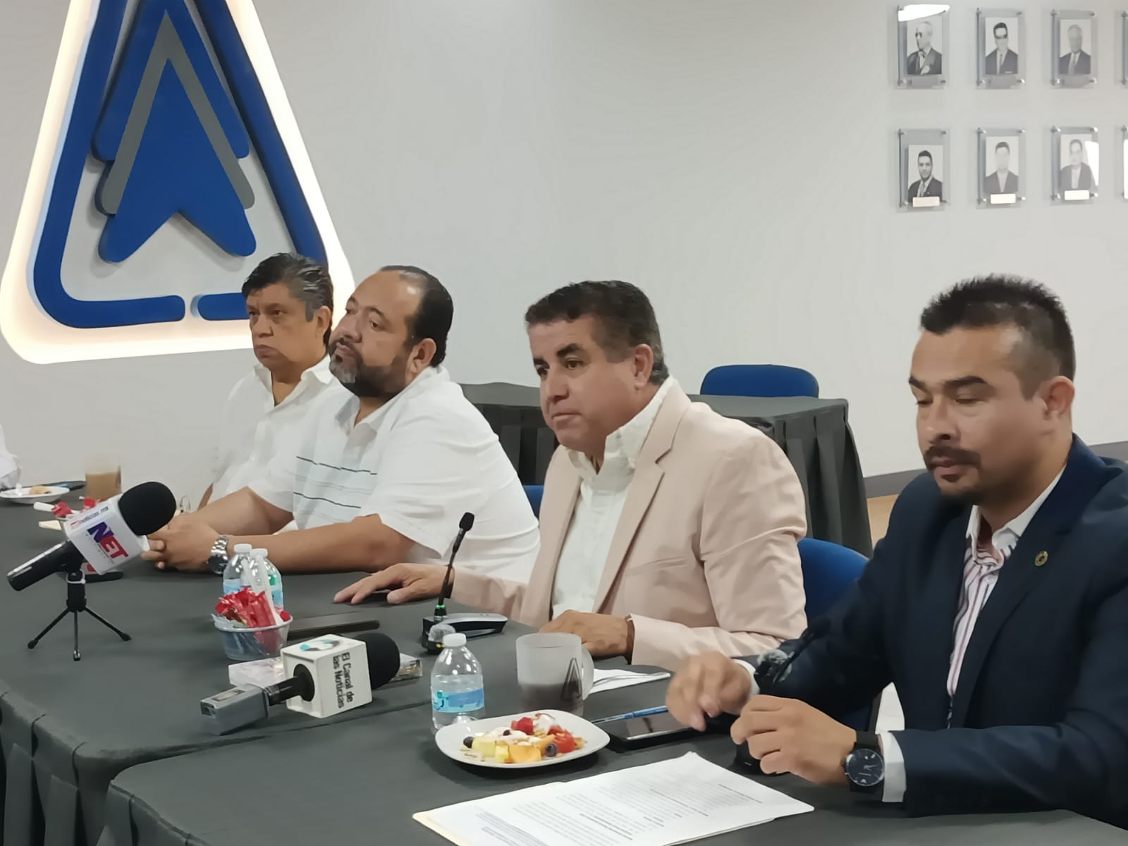 Piden ayuda a diputados para acelerar infraestructura.