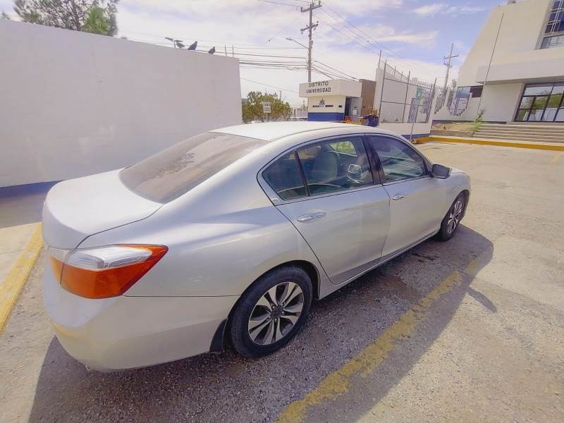 Detienen a adolescente acusado por secuestro exprés y en posesión de un arma larga; huía en vehículo robado 