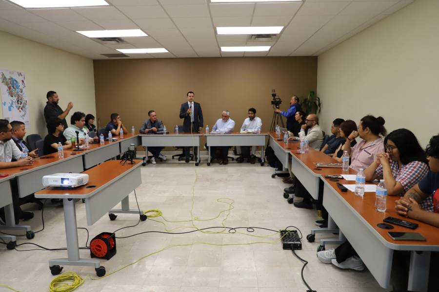 Presentan proyectos para mejorar el transporte universitario en Ciudad Juárez