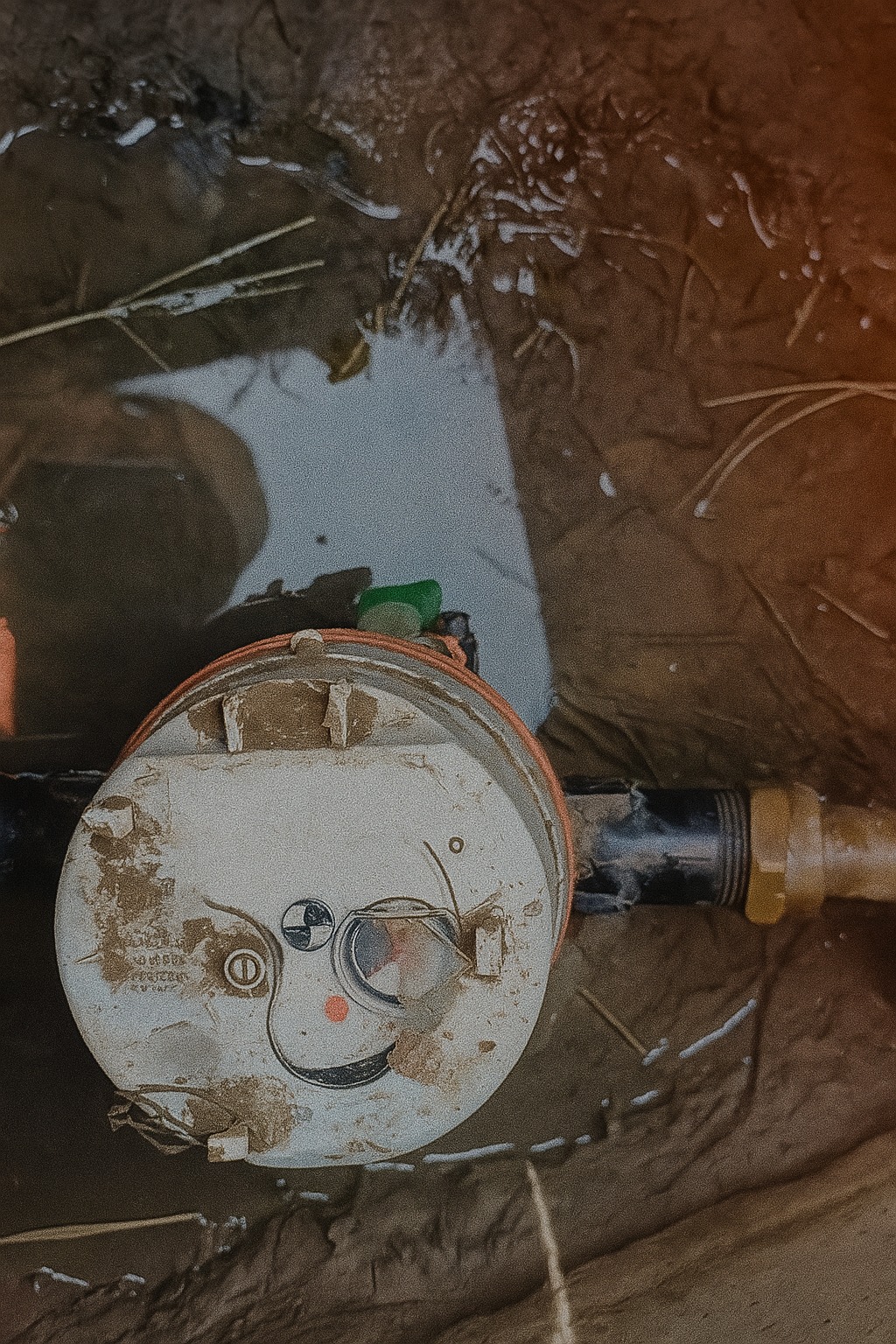 Multan a encargados de paletería por medidor manipulado.
