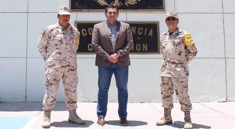 Pérez Cuéllar amarra coordinación con todos los sectores; ahora se reunió con el General de la Guarnición Militar