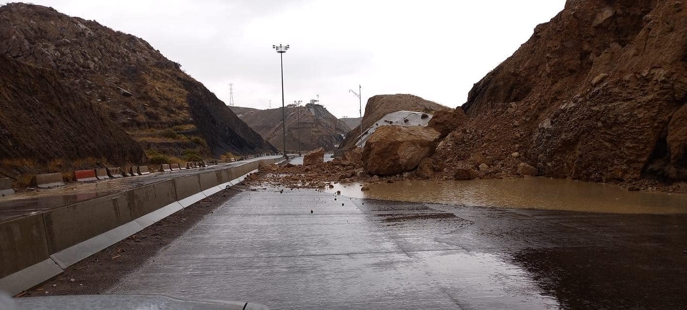 Alerta  se desbarranca tramo del Camino Real