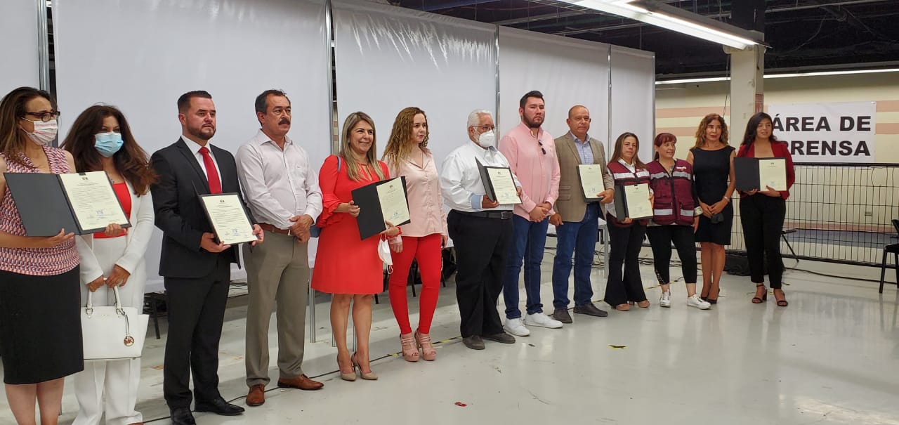 Entrega Asamblea Municipal constancia de mayoría a diputados electos