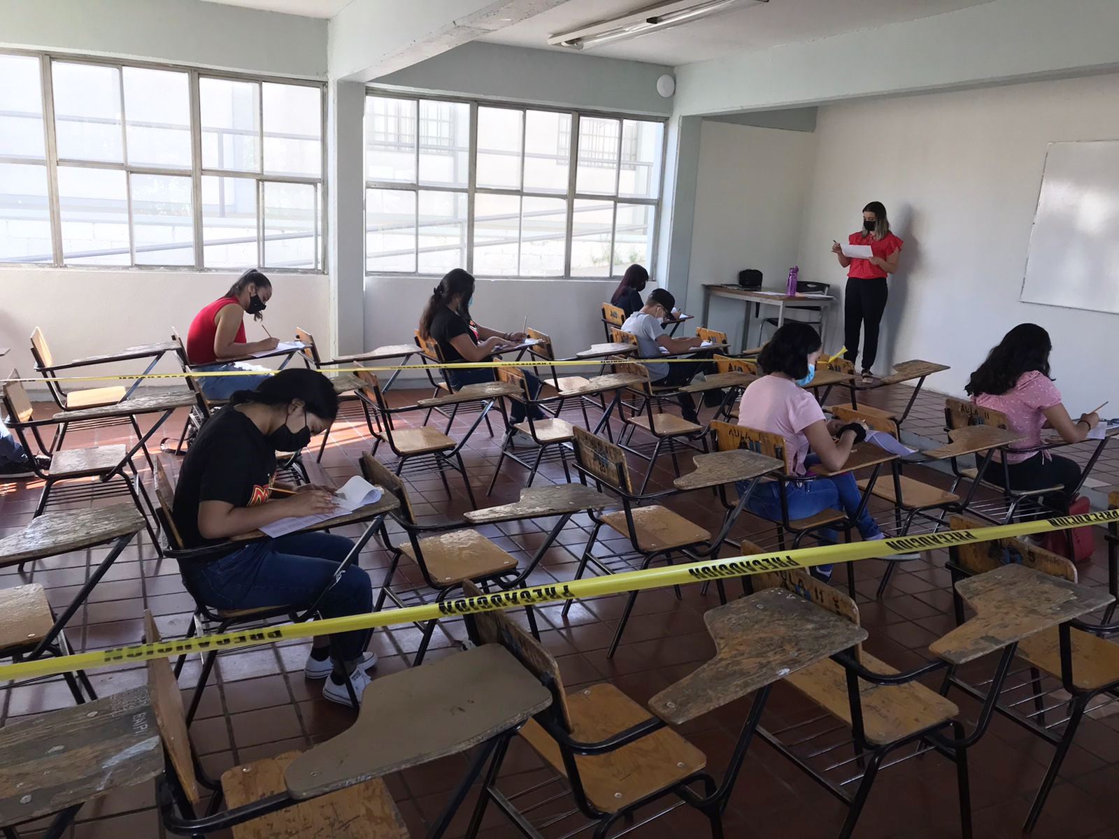 Cerca de 43 mil estudiantes realizaron evaluación de ingreso a bachillerato 