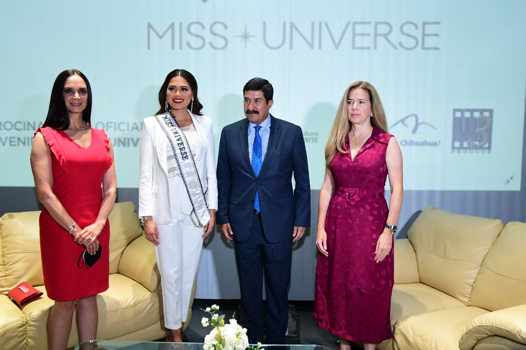 Eres ejemplo para las y los chihuahuenses: Javier Corral a Andrea Meza, Miss Universo
