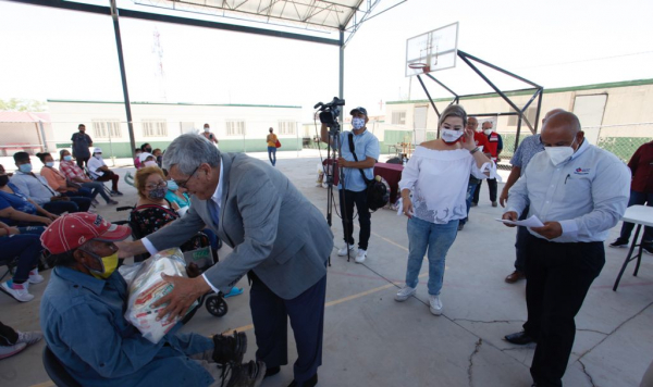 70 familias de los kilómetros, se vieron beneficiadas con la entrega de material de construcción